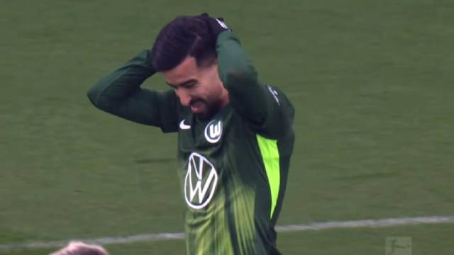 多特赢球感谢狼堡前锋阿穆拉8射1正3失良机