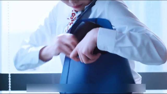 短发女孩面试空姐笑料百出，最后一关卡住！