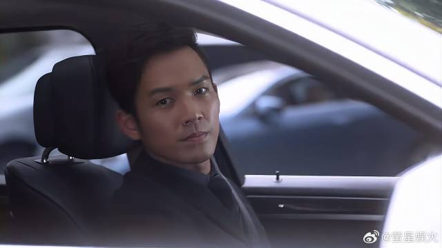 默笙来给以琛送照片，哪料她送完就走，以琛立马去追