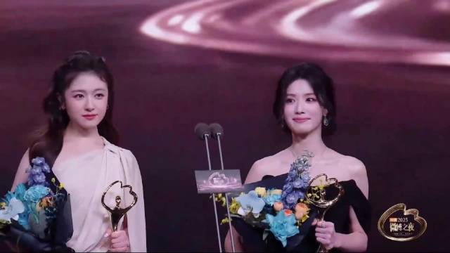 同样是90斤的体重，卢昱晓李兰迪同框比美，李兰迪脸型太吃亏！