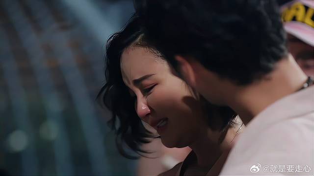 袁弘送惊喜礼物，张歆艺感动哭了，太令人羡慕！