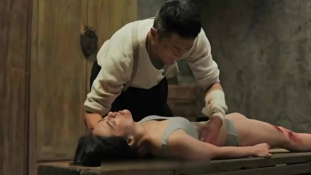 古天乐饰演毒枭，够狠，这是高圆圆吗