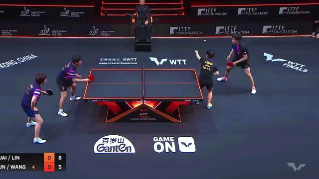 “回顾经典香港总决赛 王楚钦孙颖莎3比0林诗栋蒯蔓 ”