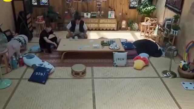 彭昱畅被陌生女子表白，叫得可甜了！谭松韵一脸吃瓜相！