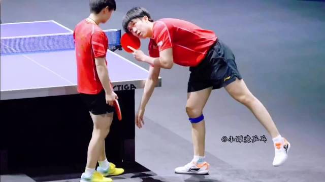 王楚钦孙颖莎混双比赛穿红衣引热议