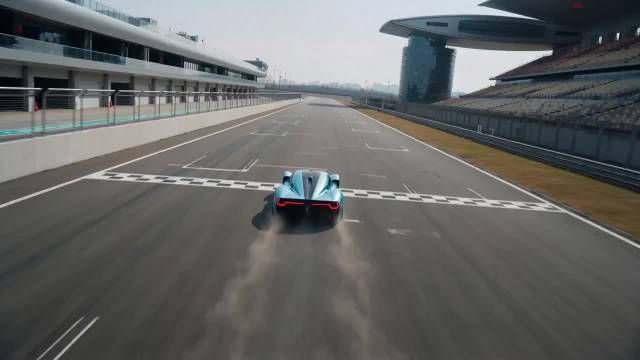 试驾蔚来Seedance 2.0，形态控制与特效表现突出