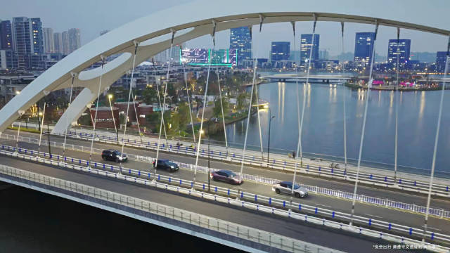 领克EM-P智驾护航春运归途，自动避让无麦K歌温暖回家路