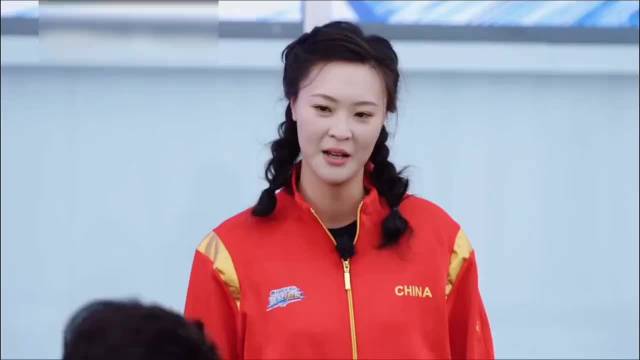 武大靖和韩天宇柔韧度挑战！冬奥会