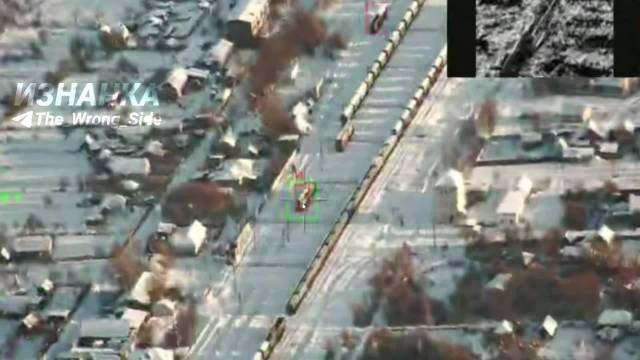 俄军在沃罗尼日使用数据回传无人机攻击乌方火车头