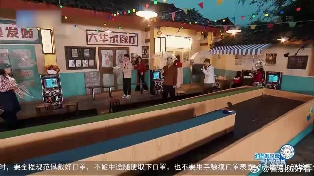 李晨球技太厉害了吧，以为会输很惨，结果让周深杨颖惊呆