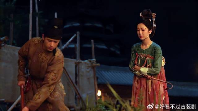 牡丹都已腰缠万贯，还亲自耕地锄草，初心不变让人敬佩