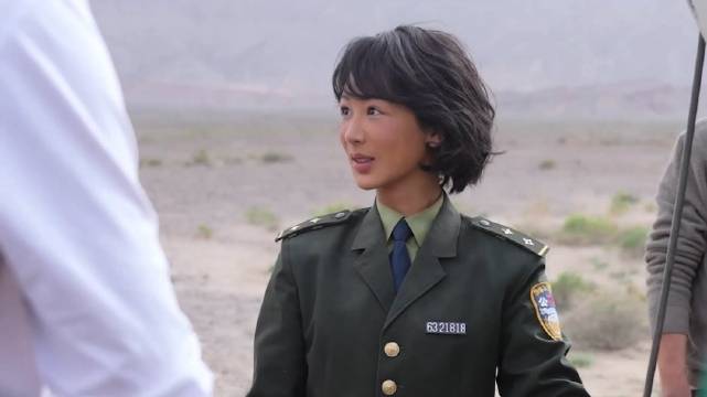 杨紫新剧化身修车小能手白菊