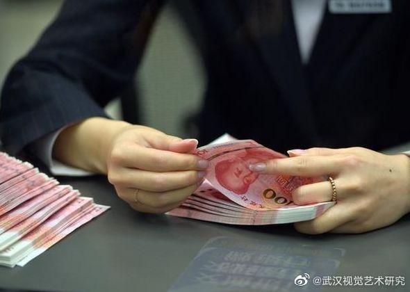 在农商行存高息存款，有哪些潜在的风险和陷阱需要注意？