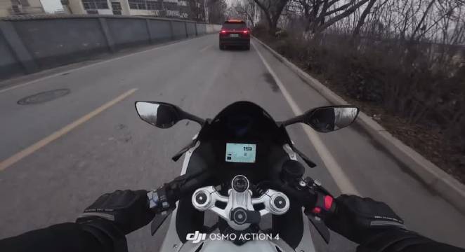 车祸后妹妹误认红色冷却液为血大哭,双方和解无大碍