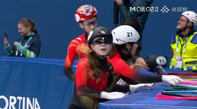 中国短道速滑混合接力失误憾失奖牌意大利夺冠