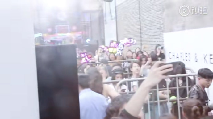 古力娜扎这次暖心互动对社会期待的明星与粉丝关系有何启示？