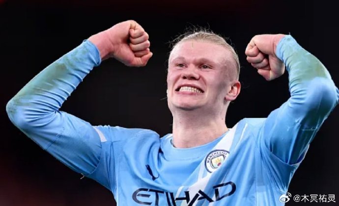 鲁尼如何评价曼城在逆境中展现的韧性和冠军底蕴？