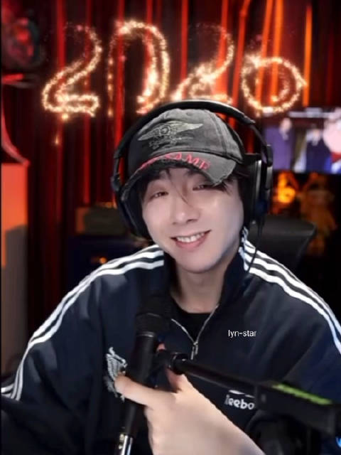 演大小眼 小表情看的真喜人哈哈哈