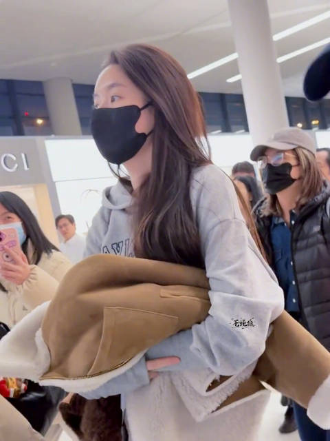 王玉雯余茵互夸漂亮，粉丝呼吁合作