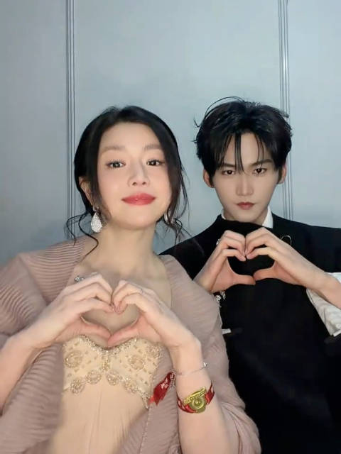 姐弟的饭我就这么一直吃吃吃