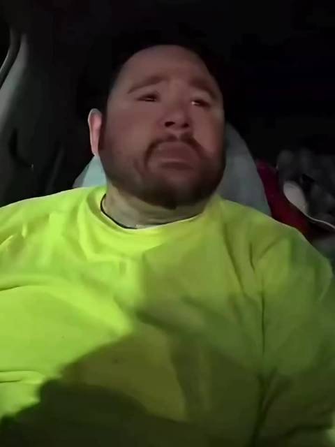 美国卡车司机为省钱住车内，生活困境加剧