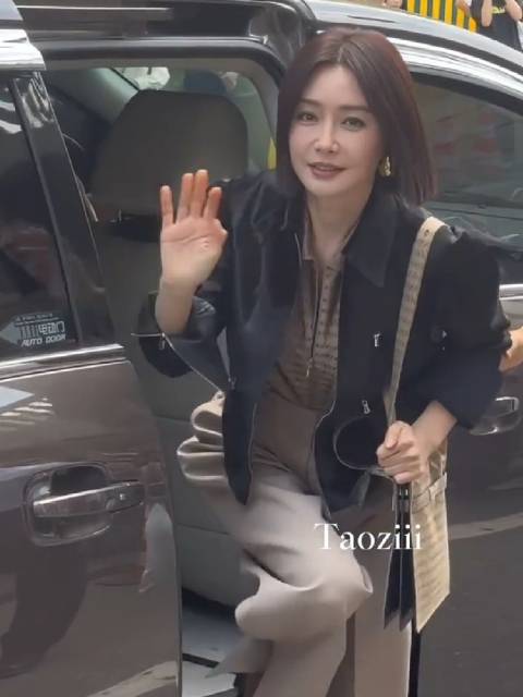 秦岚出任ToryBurch、莱绅通灵双品牌代言人