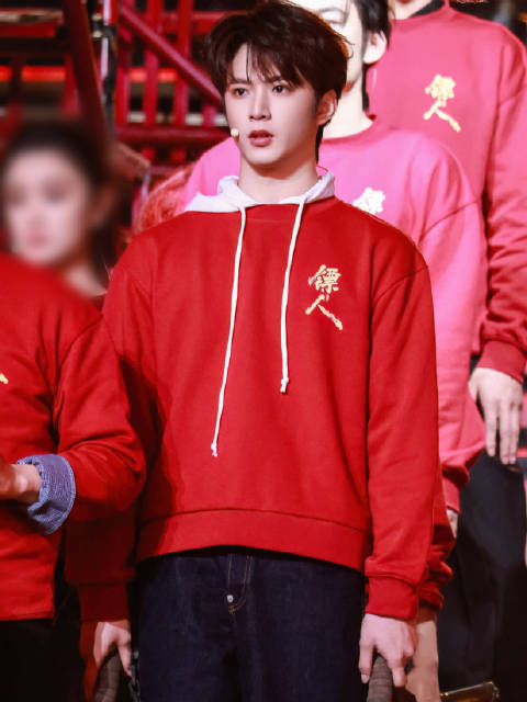 张艺谋称刘耀文适合做演员，春节新片将映