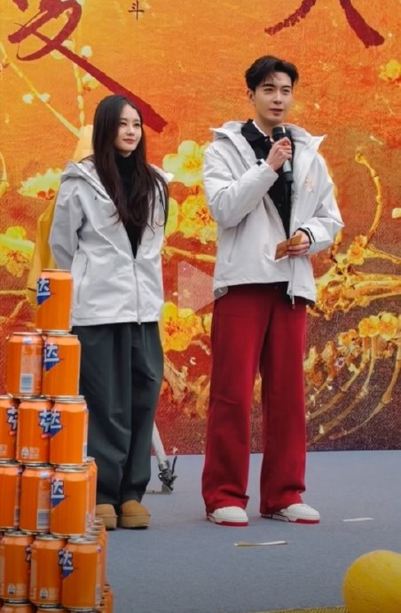 公众对于陈星旭‘没背稿’发言的主要争议点有哪些？