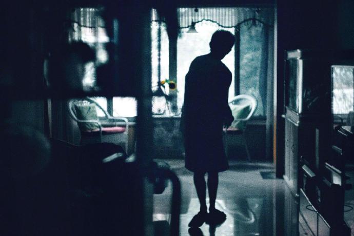 主持人小新回忆与易烊千玺合作之初，他给人印象最深的一件事是什么？