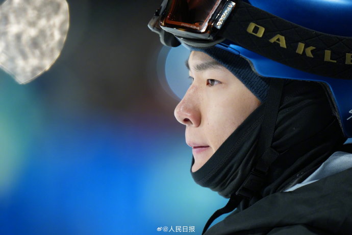 苏翊鸣冬奥大跳台摘铜，集齐金银铜牌创历史