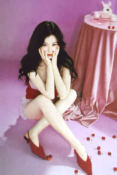 虞书欣首张个人专辑《Spicy Honey》的典藏版里，原型迷你娃娃具体有多精致？