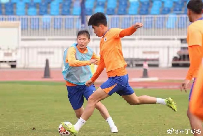 除了山东泰山，还有哪些中超球队曾试图引进彭啸？