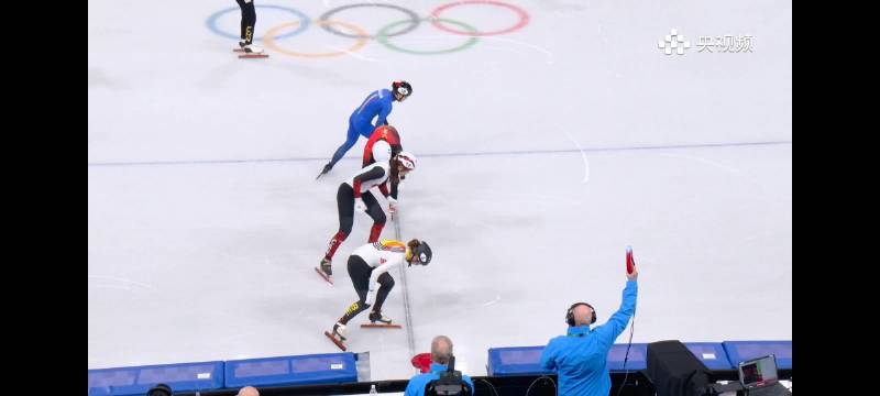 中国短道队混接决赛获第四，意大利夺金加拿大比利时分列二三