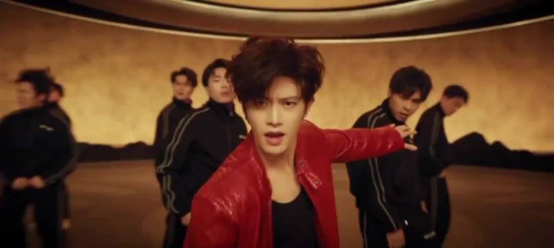 任嘉伦新专辑发布11首作品7首参与创作