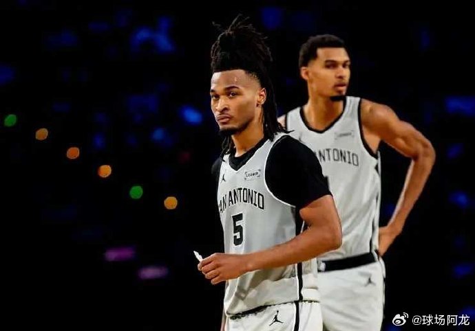 哈登骑士首秀逆转！杨瀚森陷争议判罚，NBA新老王者交替