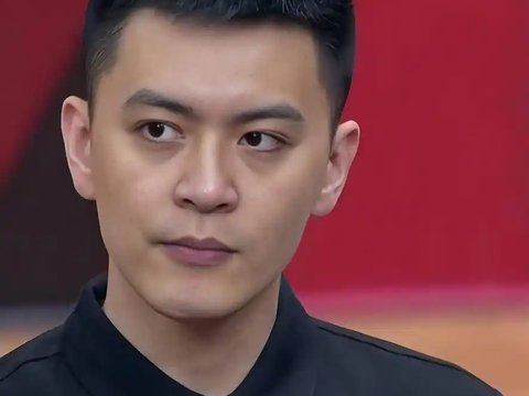 不是张庆鹏，豪门官宣，名帅下课，曾执教女篮，杨鸣上任有结论