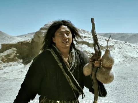 这个电影就是因为能在成龙头上撒尿李连杰才接的