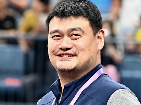 黄种人打球最厉害的就是姚明，也仅仅只有姚明，黑人更适合打篮球