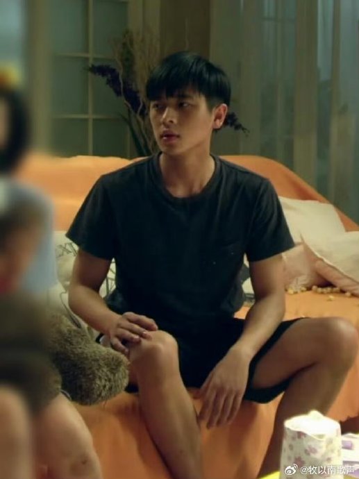 网友们为什么会热议丞磊“8年前就长这样”这个话题？