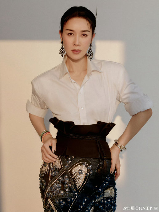 那英翻唱汪苏泷《晴》，温暖诠释抚慰人心