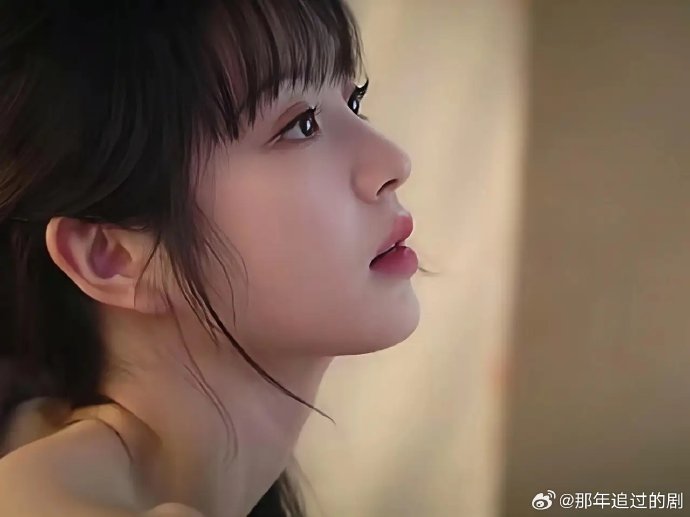 田曦薇在拍摄《子夜归》时，如何借鉴自家猫咪的动作来演绎角色？