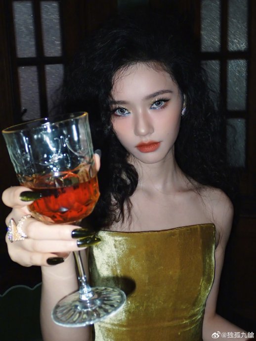 观众对《归鸾》频繁曝光的“名场面”路透有何评价和担忧？