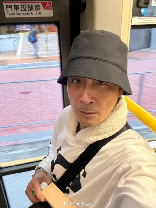 黄子华提到的吴镇宇被质疑冒用老年卡事件具体经过是怎样的？