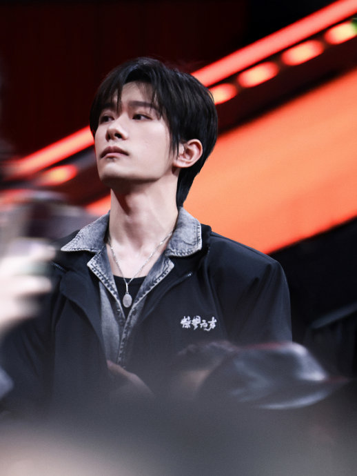 在2026中国电影新春嘉年华上，易烊千玺新片《惊蛰无声》发布了哪些新信息？