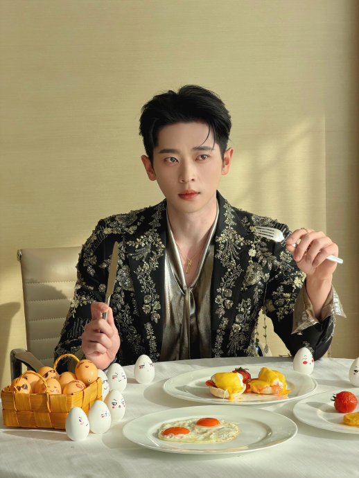 丞磊主演的新剧《成何体统》在小年期间有什么特殊安排？