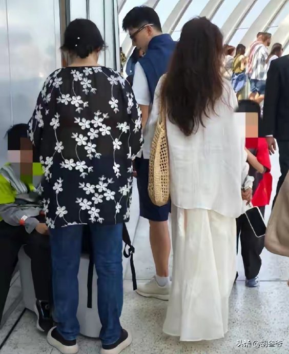 马龙一家在迪拜度假的具体行程和互动细节是怎样的？