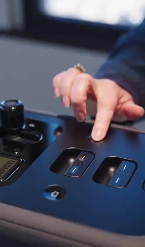 纯电法拉利，反而这么有机械感了，您怎么看这事儿