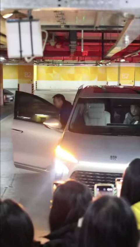 宁宁下班了 辛苦了 好好休息呀