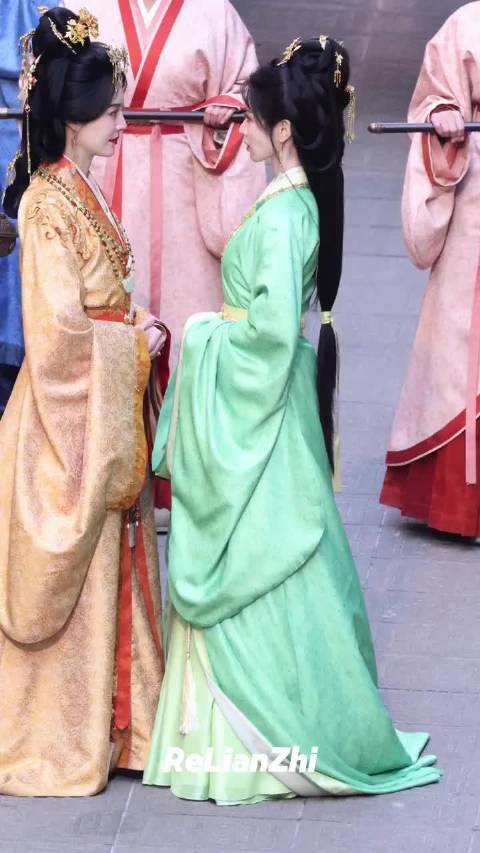 田曦薇毛林林《嫁金钗》母女组路透来袭！