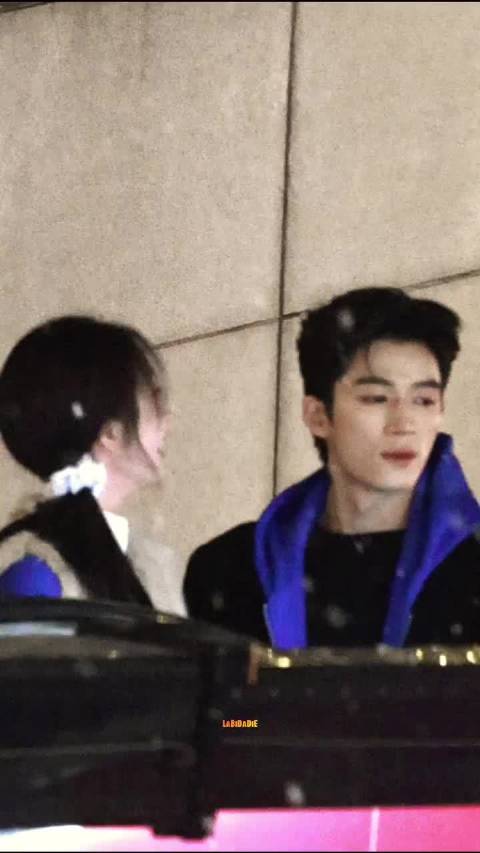 王星越邓恩熙《告白》雪中路透 越来越有感觉了